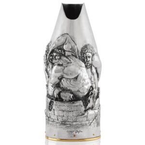 Handcrafted by the florentine master goldsmith Giuliano Foglia, this is the front of Giganti Champagne bottle cover lid detail featuring a meticulously detailed scene from Dante\'s Divine Comedy