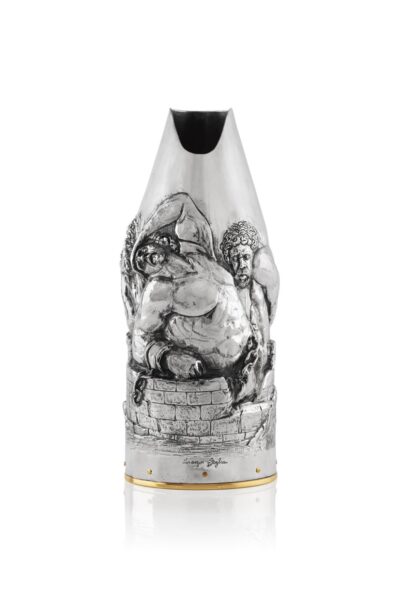 Handcrafted by the florentine master goldsmith Giuliano Foglia, this is the front of Giganti Champagne bottle cover lid detail featuring a meticulously detailed scene from Dante\'s Divine Comedy