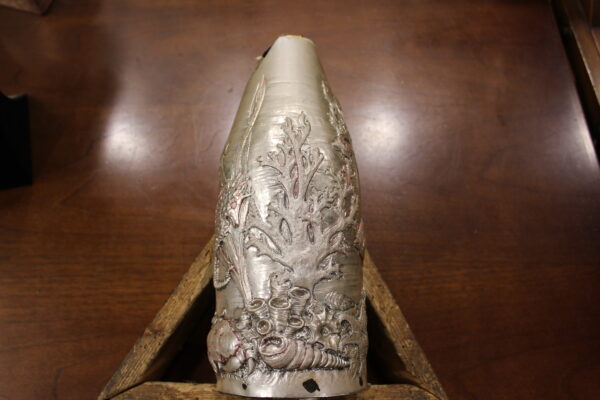 Detail of the craftsmanship of the Champagne Bottle Cover Aquarium