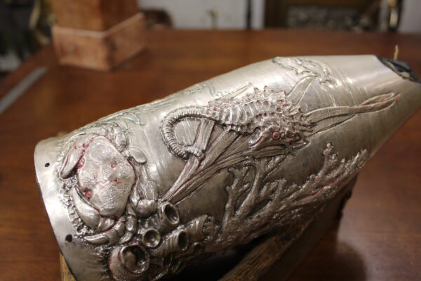 Detail of the craftsmanship of the Champagne Bottle Cover Aquarium