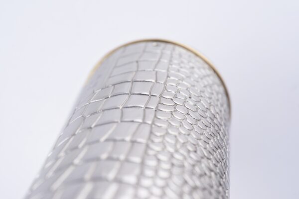 Detail of the Wine bottle cover Alligator