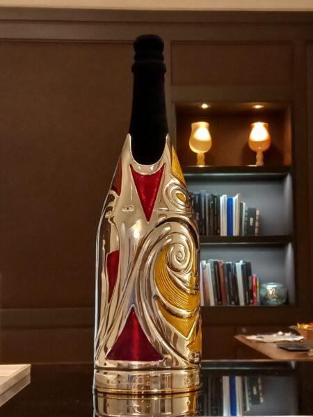 Photo set of the Champagne bottle cover "Incontro"