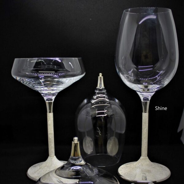 detail of the silver screwing of the wine and champagne glasses